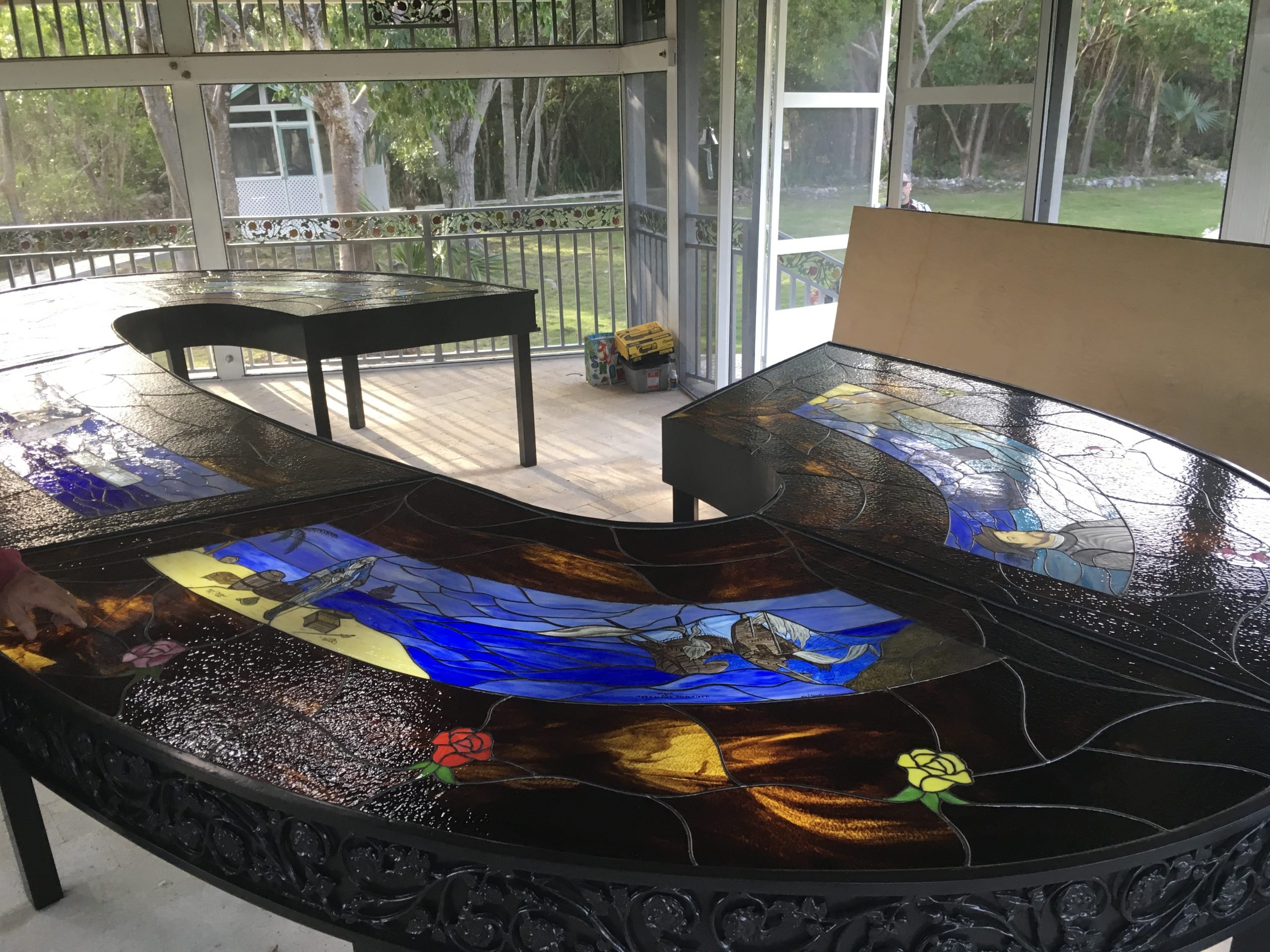 https://stainedglassgallerymiami.com/wp-content/uploads/2021/10/20180114_211631057_iOS-scaled.jpg